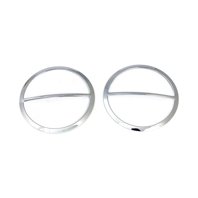 Speaker trim cover, front. Chrome — 14-24 (NU) FLHT; 14-23 (NU) FLHX; 14-25 Trikes. Models with traditional Batwing fairing only and OEM speakers (excl. CVO; Twin Cooled and models with Boom! speaker system or audio Powered by Rockford Fosgate®)