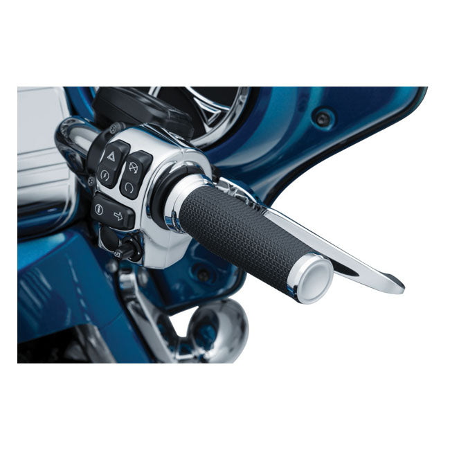 Kuryakyn, Thresher grips. Chrome — 08-25 H-D with e-throttle (excl. 2025 Softail; 11-17 Softail CVO models; 23-25 FLHXSE; 24-25 FLHX; 2025 FLHXU; 24-25 FLTRX; 18-25 FLTRXSE; 24-25 FLTRXSTSE; 21-25 RA Pan America & RH Sportster/Nightster models)