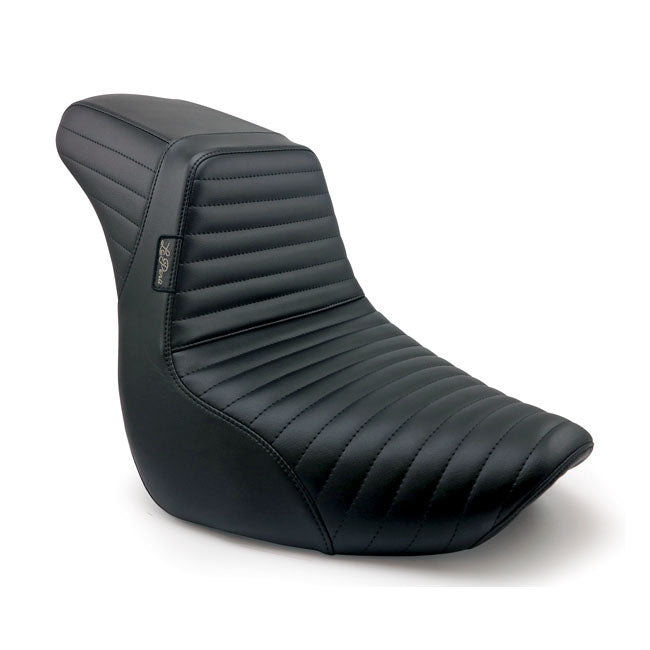 Le Pera, KickFlip solo seat. Pleated — Softail Breakout: 18-20(NU)FXBR 107; 18-22(NU)FXBRS 114; 23-25 FXBR 117