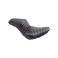 Le Pera, KickFlip solo seat. Pleated — Softail: 18-20(NU)Softail FXLR Lowrider; 20-21(NU)FXLRS Lowrider S 114; 22-25 FXLRS Lowrider S 117; 22-25 FXLRST Lowrider ST 117; 18-24(NU)FLSB Sport Glide 107