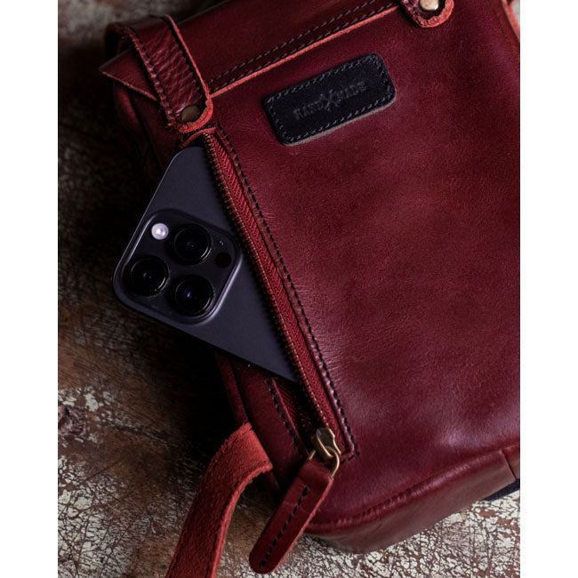 Trip Machine Thigh Bag cherry red