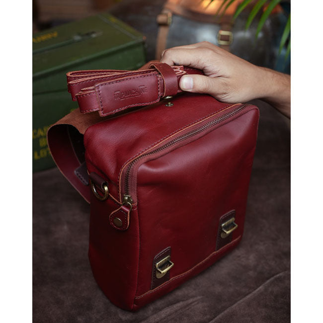 Trip Machine, tank and tail bag. 4.4 liter. Cherry