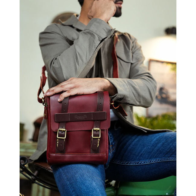 Trip Machine, tank and tail bag. 4.4 liter. Cherry