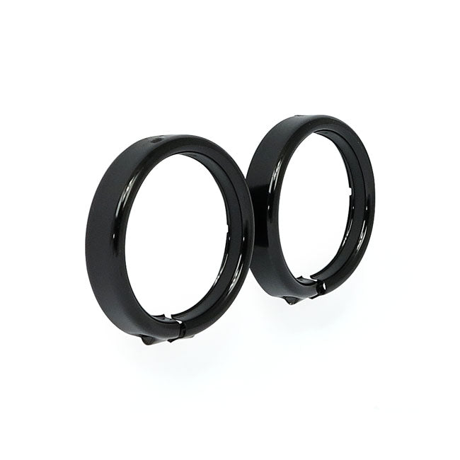 Recessed trim rings. turn signals. Gloss black