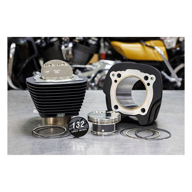 S&S, 132" big bore kit. Black cylinders
