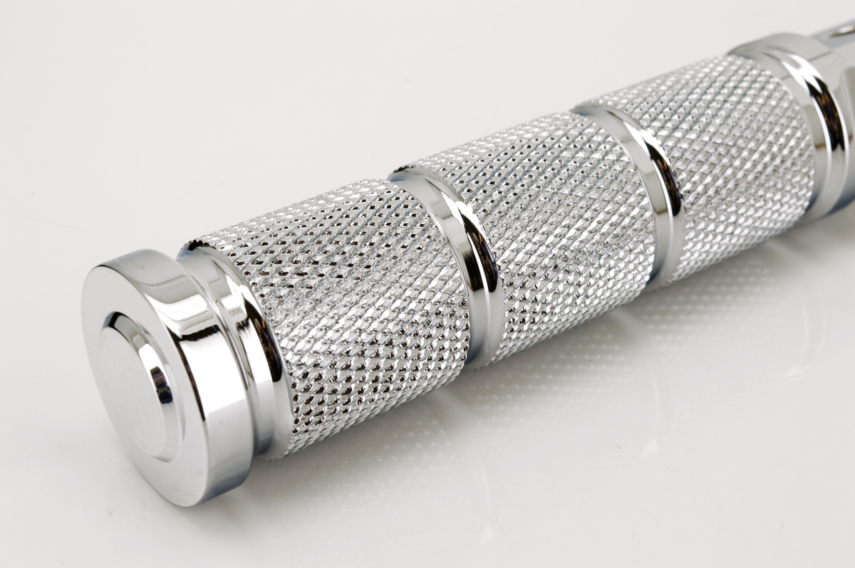 DRIVER FOOT PEGS FOR MILWAUKEE EIGHT SOFTAIL